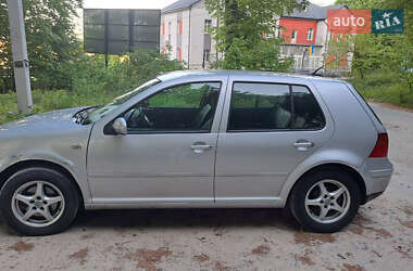 Хетчбек Volkswagen Golf 2002 в 