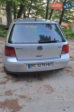 Хетчбек Volkswagen Golf 2002 в 