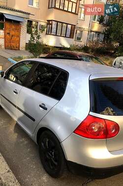 Хетчбек Volkswagen Golf 2004 в 