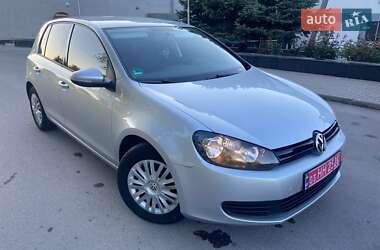 Хэтчбек Volkswagen Golf 2008 в Запорожье
