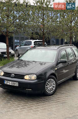 Универсал Volkswagen Golf 2004 в Ровно