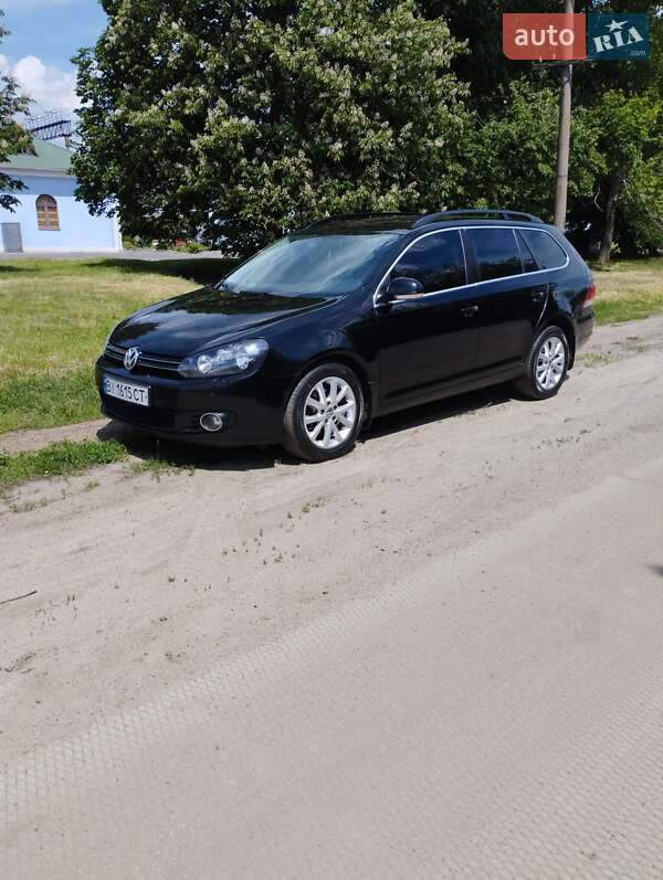 Універсал Volkswagen Golf 2010 в Полтаві