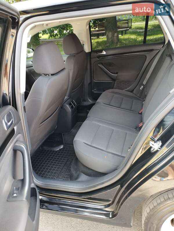 Універсал Volkswagen Golf 2010 в Полтаві