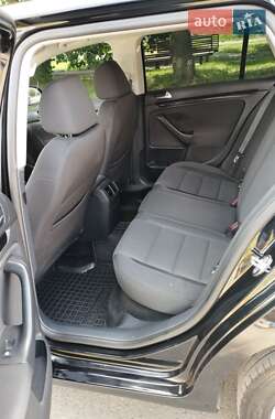 Универсал Volkswagen Golf 2010 в 