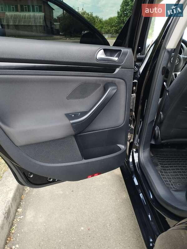 Універсал Volkswagen Golf 2010 в Полтаві