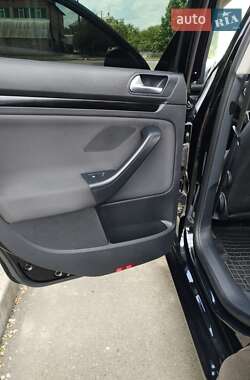 Универсал Volkswagen Golf 2010 в 