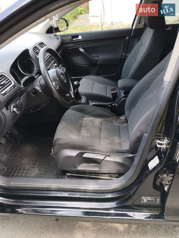 Універсал Volkswagen Golf 2010 в Полтаві