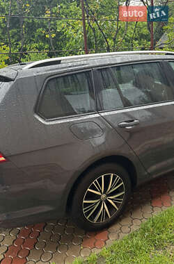 Универсал Volkswagen Golf 2017 в 