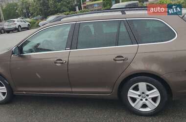 Универсал Volkswagen Golf 2011 в 