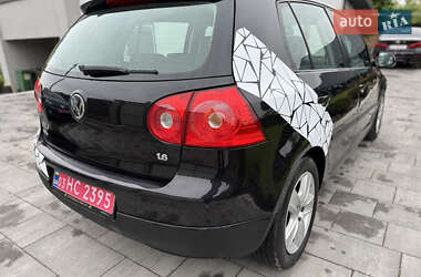Хэтчбек Volkswagen Golf 2008 в 