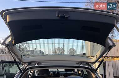 Хэтчбек Volkswagen Golf 2004 в 