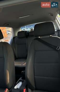 Хэтчбек Volkswagen Golf 2004 в 