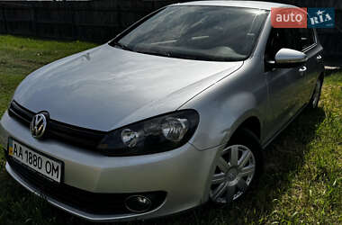 Хэтчбек Volkswagen Golf 2010 в Сумах