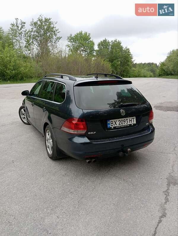 Универсал Volkswagen Golf 2010 в Полонном