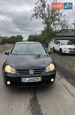Хэтчбек Volkswagen Golf 2009 в 