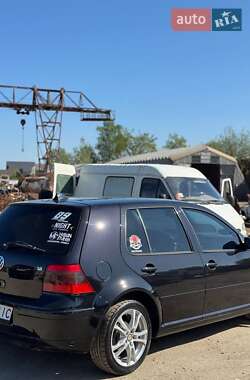 Хэтчбек Volkswagen Golf 1999 в 