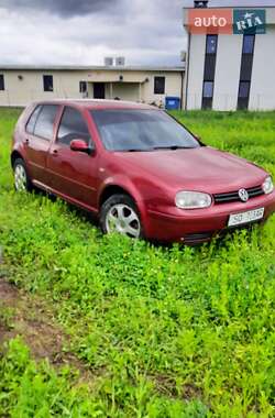 Универсал Volkswagen Golf 1998 в Тячеве