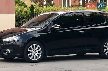 Хэтчбек Volkswagen Golf 2009 в 