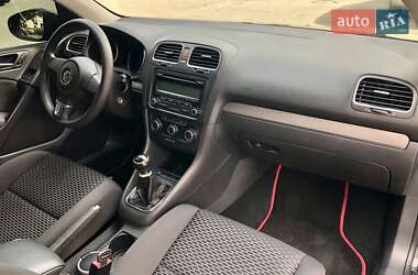 Хэтчбек Volkswagen Golf 2009 в 