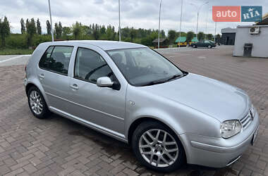 Хэтчбек Volkswagen Golf 2001 в Черновцах