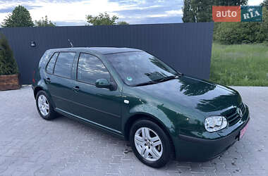 Хэтчбек Volkswagen Golf 2003 в 