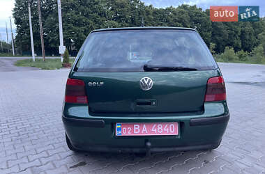 Хэтчбек Volkswagen Golf 2003 в 
