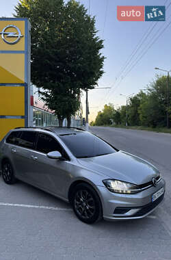 Універсал Volkswagen Golf 2017 в 