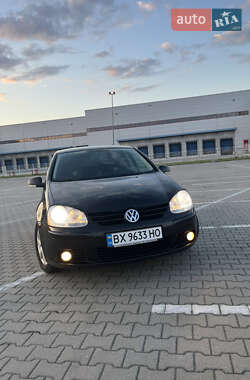 Хэтчбек Volkswagen Golf 2007 в 