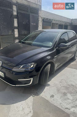 Хэтчбек Volkswagen Golf 2015 в Запорожье
