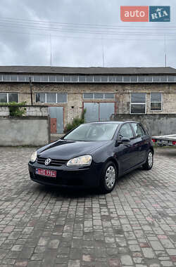 Хэтчбек Volkswagen Golf 2004 в Луцке
