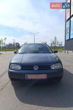 Универсал Volkswagen Golf 2002 в Харькове