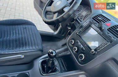 Хэтчбек Volkswagen Golf 2005 в 