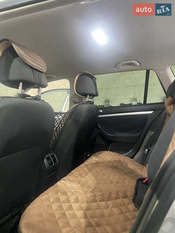 Универсал Volkswagen Golf 2010 в Мукачево