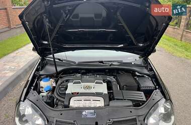 Хетчбек Volkswagen Golf 2008 в 