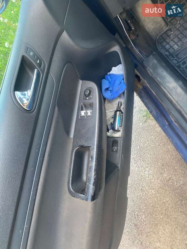 Хэтчбек Volkswagen Golf 2005 в Тернополе