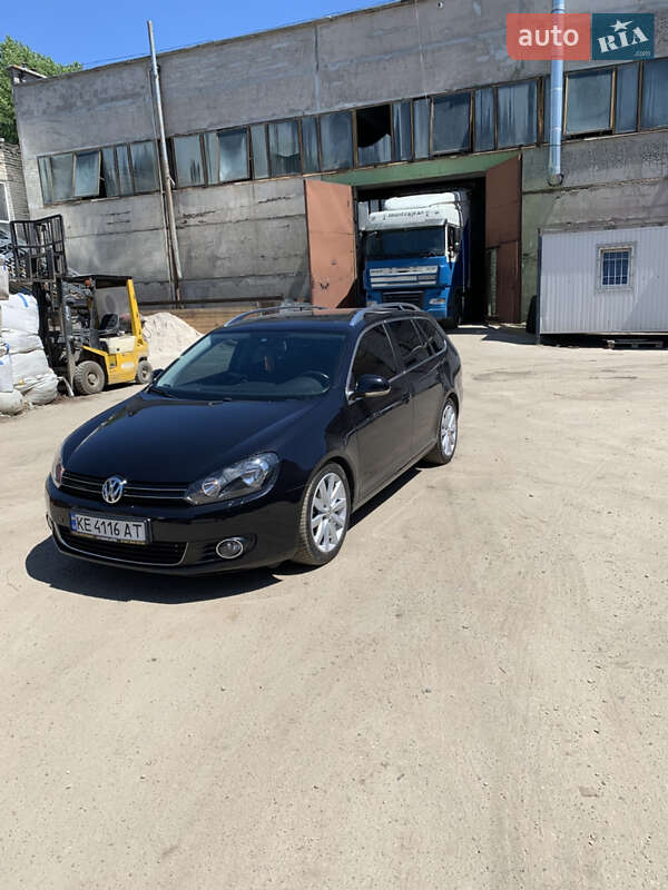 Універсал Volkswagen Golf 2010 в Дніпрі
