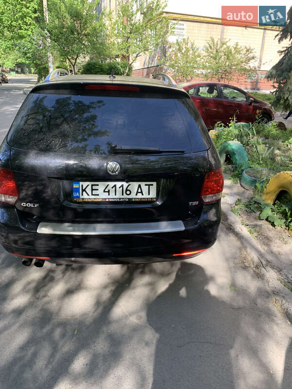 Універсал Volkswagen Golf 2010 в Дніпрі