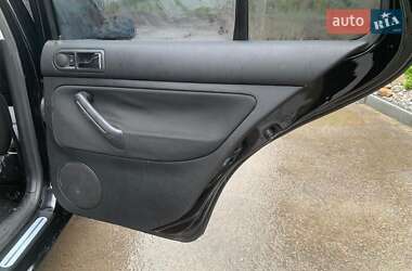 Хетчбек Volkswagen Golf 2000 в 
