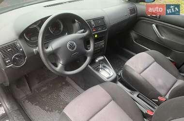 Хетчбек Volkswagen Golf 2000 в 