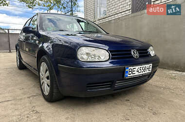 Хетчбек Volkswagen Golf 2001 в Веселиновому