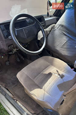 Хэтчбек Volkswagen Golf 1989 в 