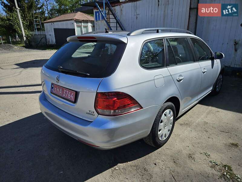 Универсал Volkswagen Golf 2010 в Луцке