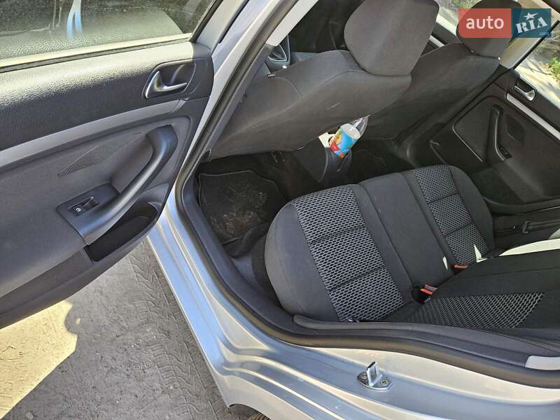 Универсал Volkswagen Golf 2010 в Луцке