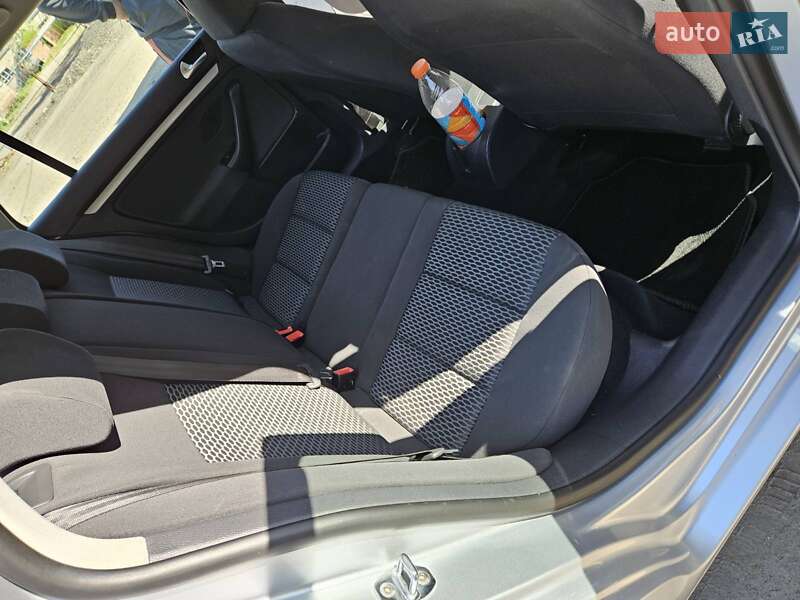 Универсал Volkswagen Golf 2010 в Луцке