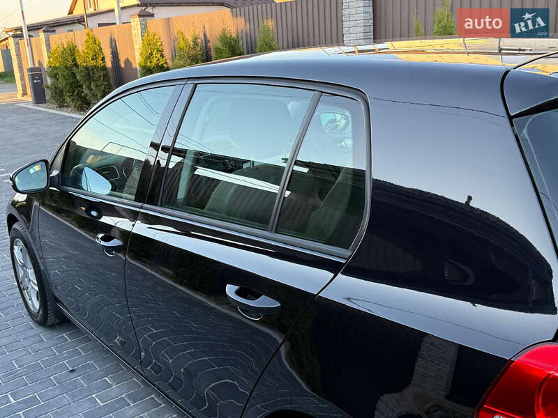 Хетчбек Volkswagen Golf 2010 в Вінниці