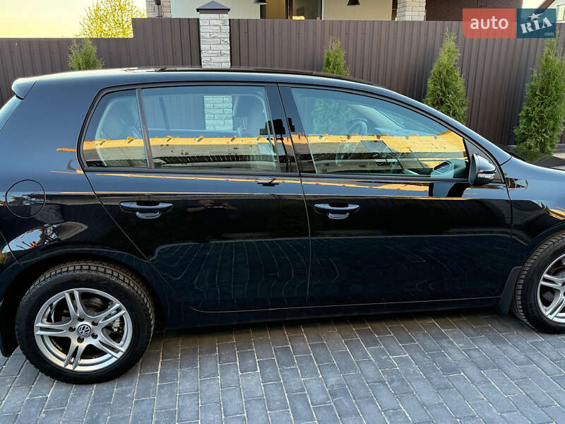 Хетчбек Volkswagen Golf 2010 в Вінниці