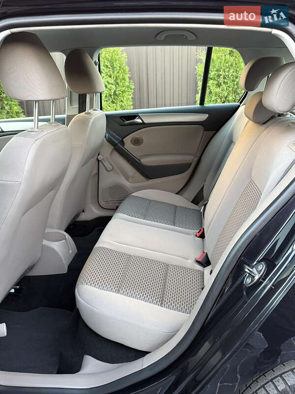 Хетчбек Volkswagen Golf 2010 в Вінниці
