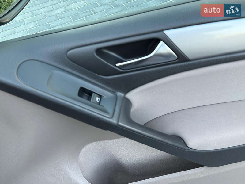 Хетчбек Volkswagen Golf 2010 в Вінниці