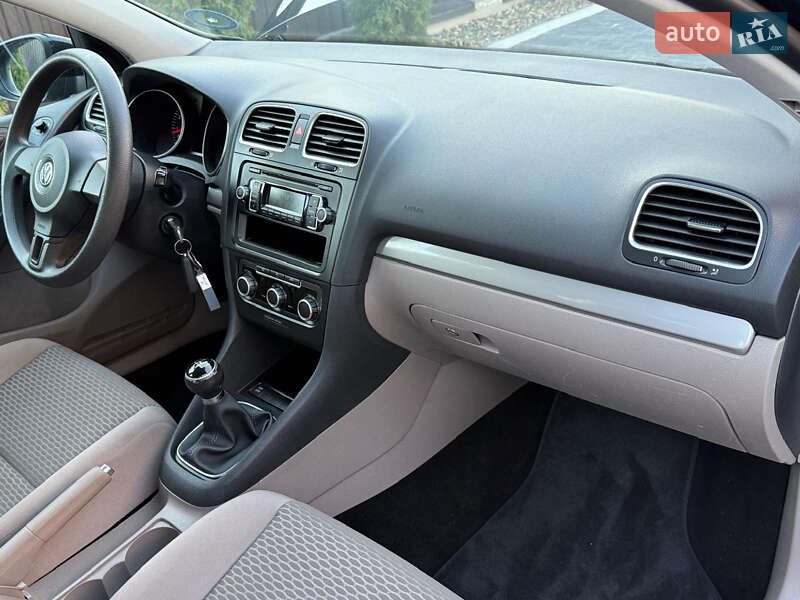 Хетчбек Volkswagen Golf 2010 в Вінниці