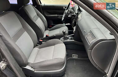 Універсал Volkswagen Golf 2003 в 